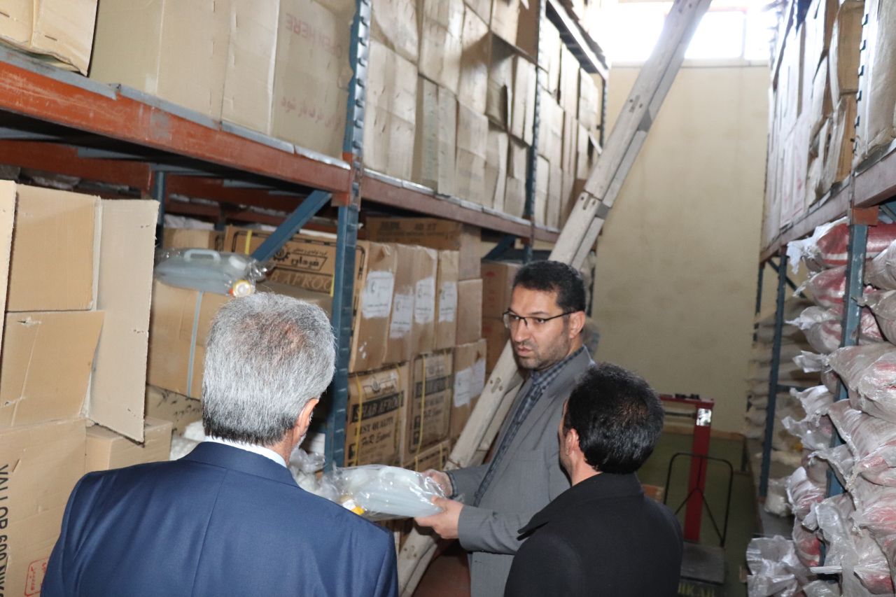 فرماندار چالدران با بازدید از انبار امدادی جمعیت هلال احمر شهرستان چالدران از نزدیک با امکانات و توانمندی های این جمعیت آشنا شد.
