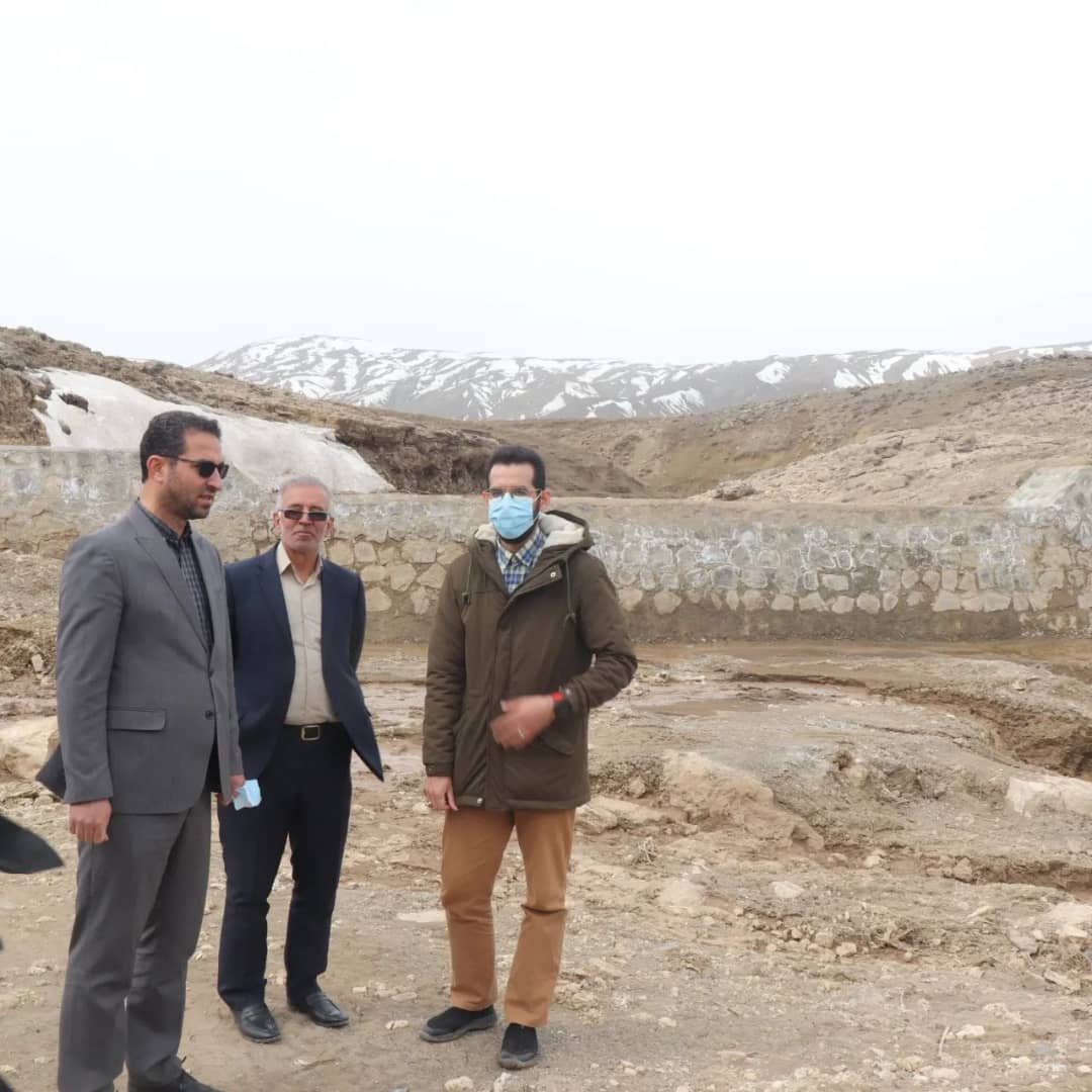 ✅عبدالله نژاد فرماندارشهرستان چالدران به همراه دبیر پیشرفت و آبادانی چالدران از عملیات اجرایی سد آبخیزداری روستای آبگرم بازدید کرد .
