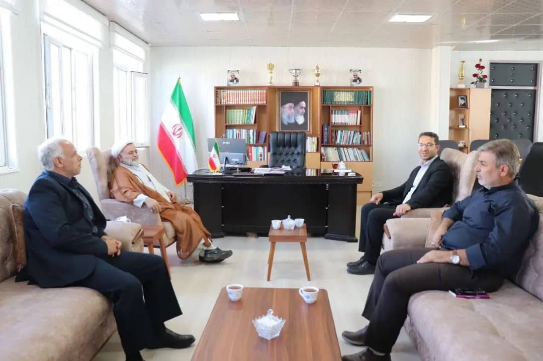 دیدار عبدالله نژاد فرماندارشهرستان چالدران با حجت الاسلام والمسلمین نیساری مشاور استاندار آذربایجان غربی در امور ایثارگران