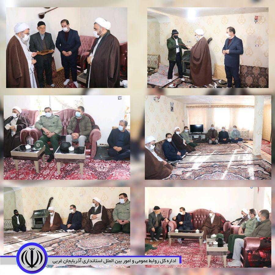 ✅ در پنجمین روز از ایام الله دهه مبارک فجر محمدزاده فرماندار شهرستان، حجت الاسلام والمسلمین محمد زاده امام جمعه چالدران ،سرهنگ جعفری معاون هماهنک کننده سپاه پاسداران و جمعی ازاعضای شورای اداری باجان