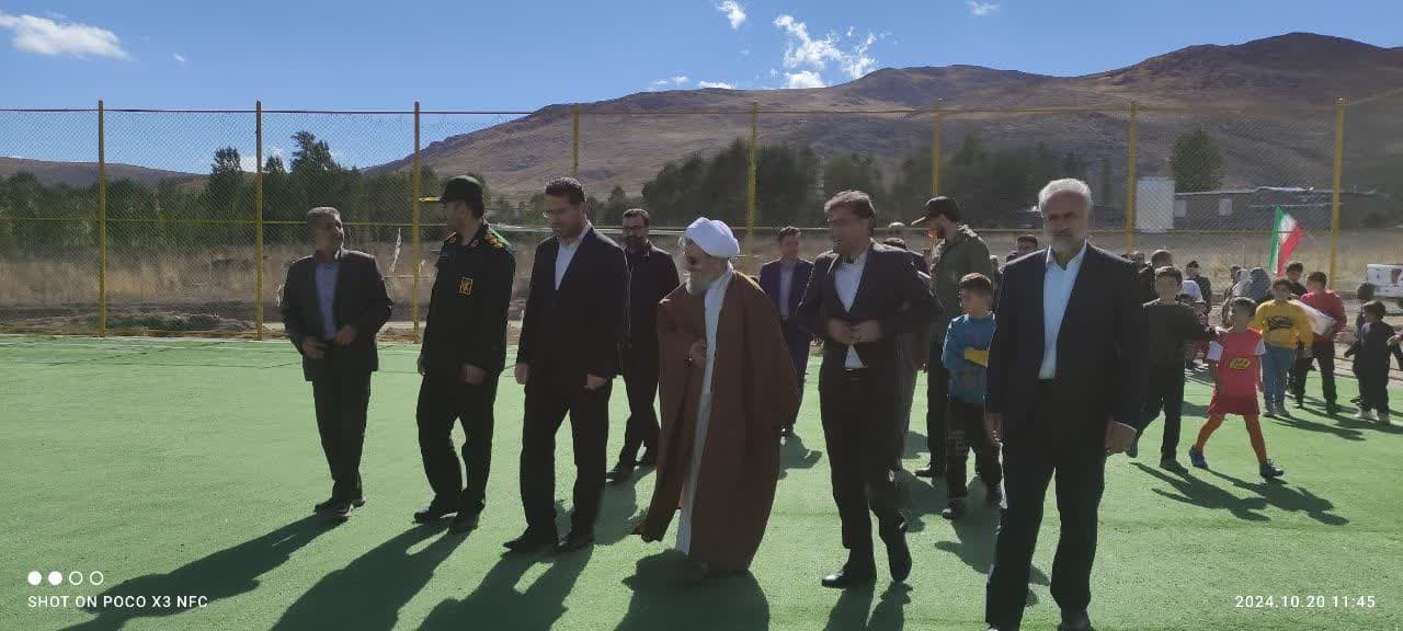 🔷افتتاح زمین چمن مصنوعی روباز مینی فوتبال روستای محلملوی علیا با حضور محمد رضا عبدالله نژاد فرماندار چالدران ،امام جمعه شهرستان، مسئولین و جمعی از اعضای شورای اداری شهرستان چالدران 🔷این طرح با مش