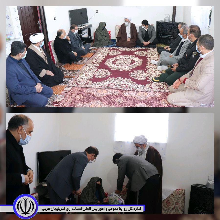 ✅ در نهمین روز از ایام الله دهه مبارک فجر آیدین رحمانی معاون هماهنگی امور عمرانی استانداری آذربایجان غربی،محمدزاده فرماندار شهرستان چالدران ،حجت الاسلام والمسلمین محمدزاده امام جمعه شهرستان ،عابدی مدی