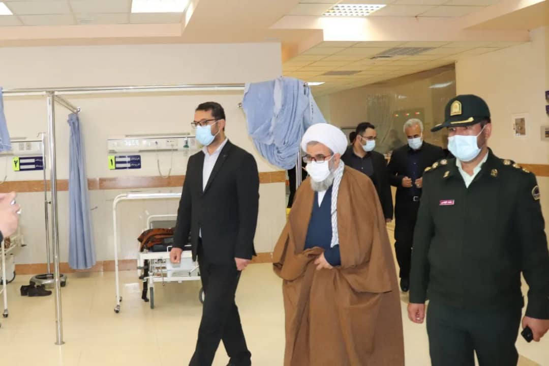 محمد رضا عبدالله نژاد فرماندارشهرستان چالدران با حضور در بیمارستان شهید بهشتی شهرستان ضمن عیادت از بیماران بستری با کادر درمان این بیمارستان نیز دیدار و با آنان به بحث و گفتگو پرداخت.