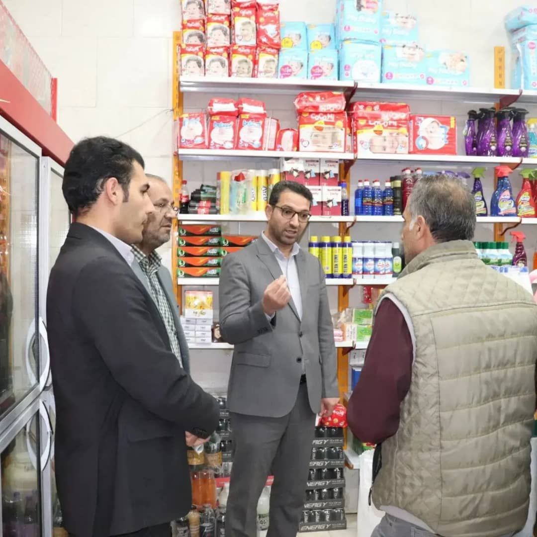 ✅محمد رضا عبدالله نژاد فرماندار شهرستان چالدران به منظور رصد شرایط بازار از لحاظ چگونگی عرضه، نظارت بر قیمت کالاها از چند واحد صنفی در شهر چالدران بازدید کرد.