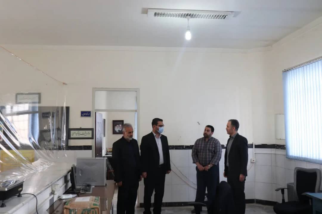 محمد رضا عبدالله نژادفرماندار شهرستان چالدران  به همراه ابراهیم زاده معاون سیاسی ،امنیتی و اجتماعی فرماندار  به صورت سرزده از اداره پست چالدران بازدید کرد.