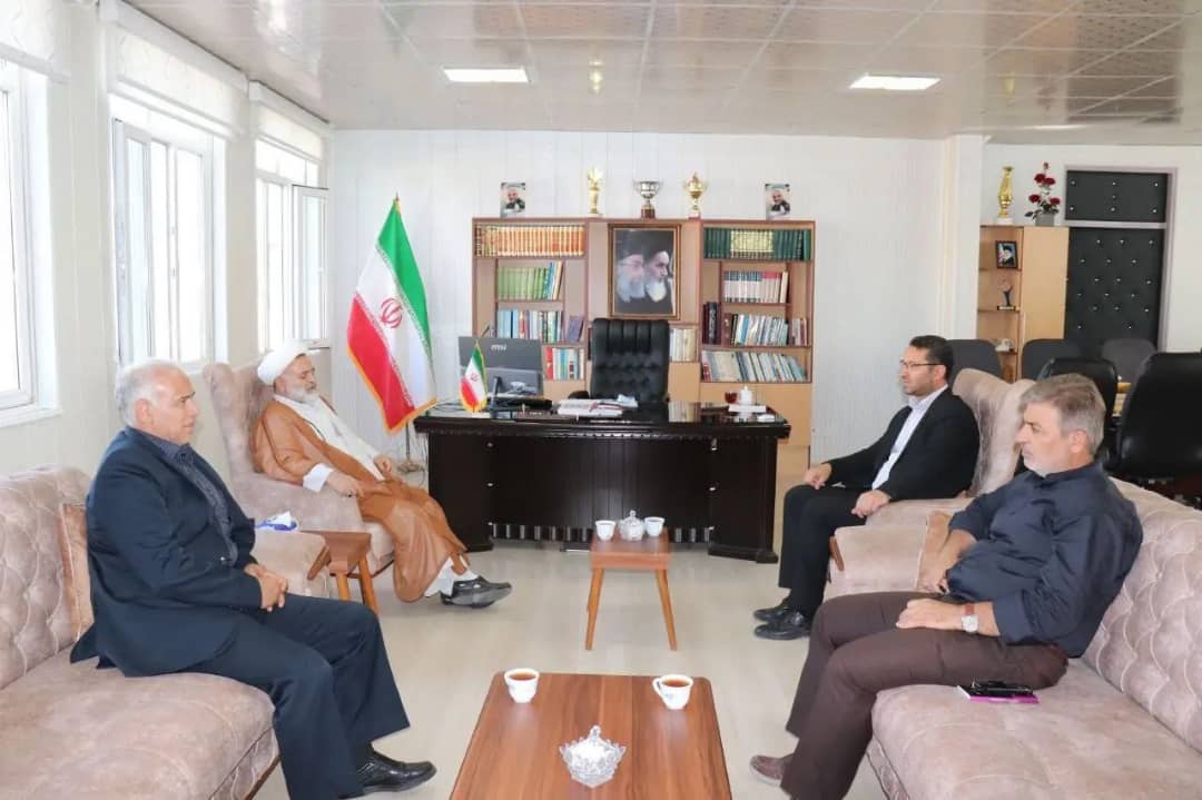 دیدار عبدالله نژاد فرماندارشهرستان چالدران با حجت الاسلام والمسلمین نیساری مشاور استاندار آذربایجان غربی در امور ایثارگران