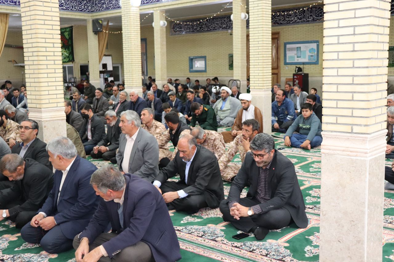 نماز عبادی سیاسی شهرستان چالدران با حضور معاون برنامه ریزی و هماهنگی امور عمرانی شهرستان چالدران