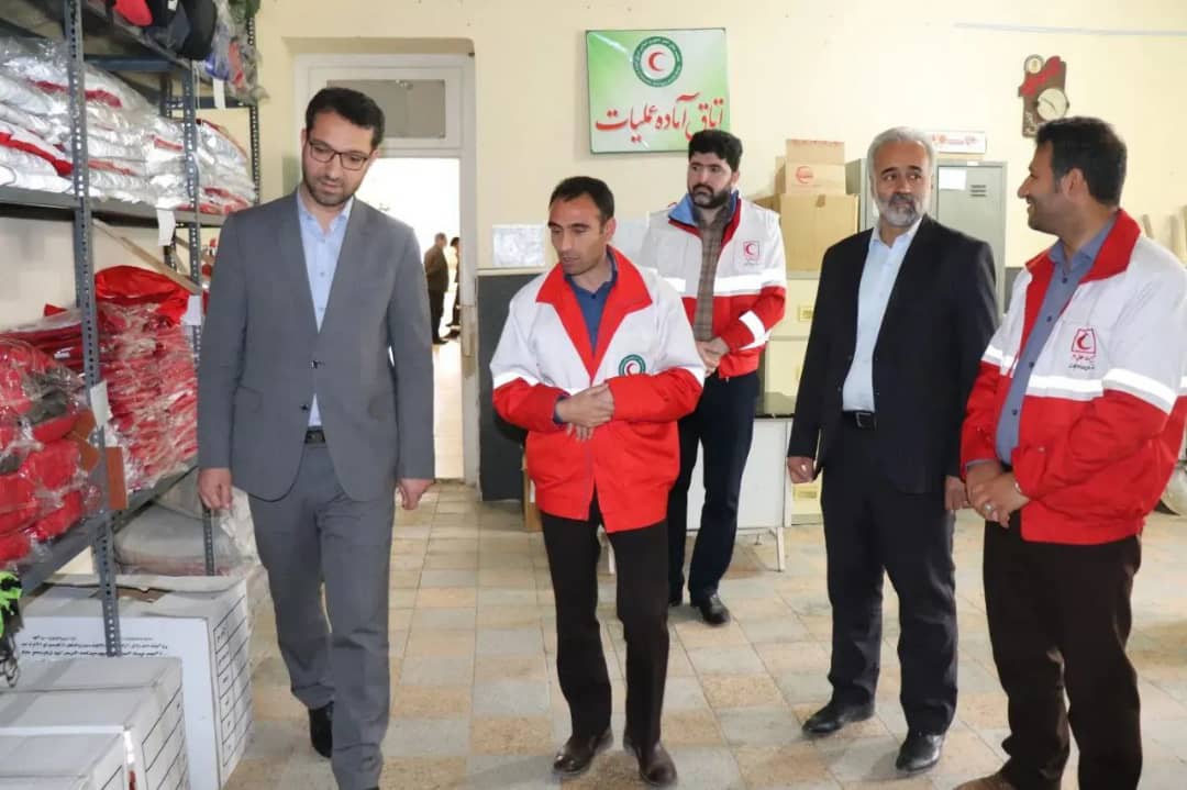 به مناسبت گرامی داشت روز جهانی هلال احمر و صلیب سرخ محمد رضا عبدالله نژاد فرماندار شهرستان چالدران در جمعیت هلال احمر این شهرستان حضور یافت.