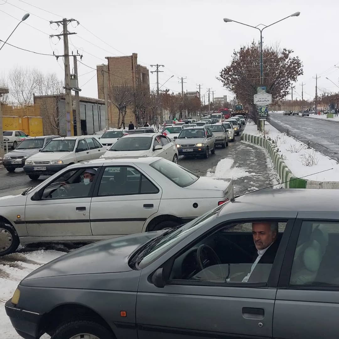 ✅راهپیمایی خودرویی و موتوریی 22 بهمن ماه با حضور عبدالله نژاد فرماندار شهرستان چالدران ، و با شرکت گسترده مردم برگزار شد.