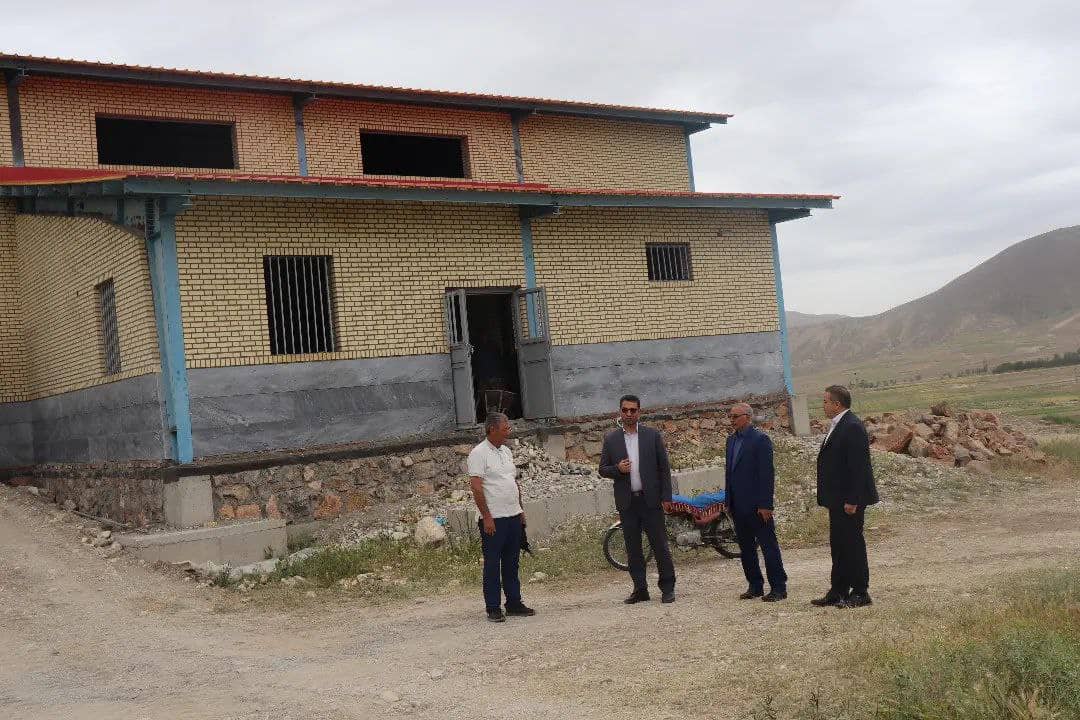 در راستای مصوبات سفر استاندار آذربایجان غربی به شهرستان چالدران محمدرضا عبدالله نژاد فرماندار چالدران از روند اجرایی مجموعه چند منظوره ورزشی روستای قرنقو بازدید نمودند.