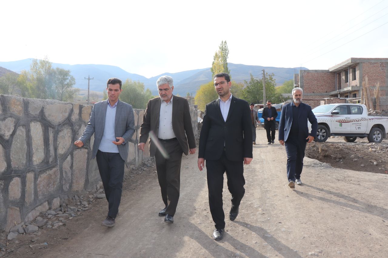 ✅ محمدرضا عبداله نژاد فرماندار به همراه نماینده مردم شهرستانهای ماکو ،چالدران ، شوط و پلدشت در مجلس شورای اسلامی از روند احداث دیوار ساحلی روستای دلک وردی بخش دشتک بازدید کردند.