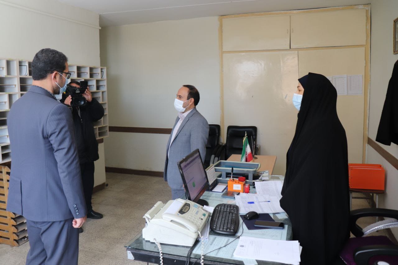 ✅فرماندار شهرستان چالدران به صورت سرزده از اداره آموزش و پرورش شهرستان بازدید وبا مدیریت و کارکنان این اداره دیدارو در یک فضای صمیمی با کارکنان این اداره به گفتگو پرداخت .