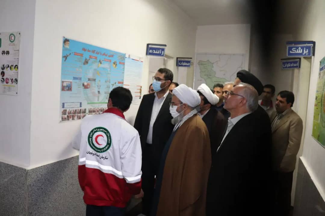 محمد رضا عبدالله نژاد فرماندار شهرستان چالدران با حضور در پایگاه امداد ونجات جاده ای قره چی بلاغی ضمن شرکت در سفره افطاری و اقامه نماز مغرب و عشاء با امدادگران این پایگاه دیدار و به بحث و گفتگو پرداخت