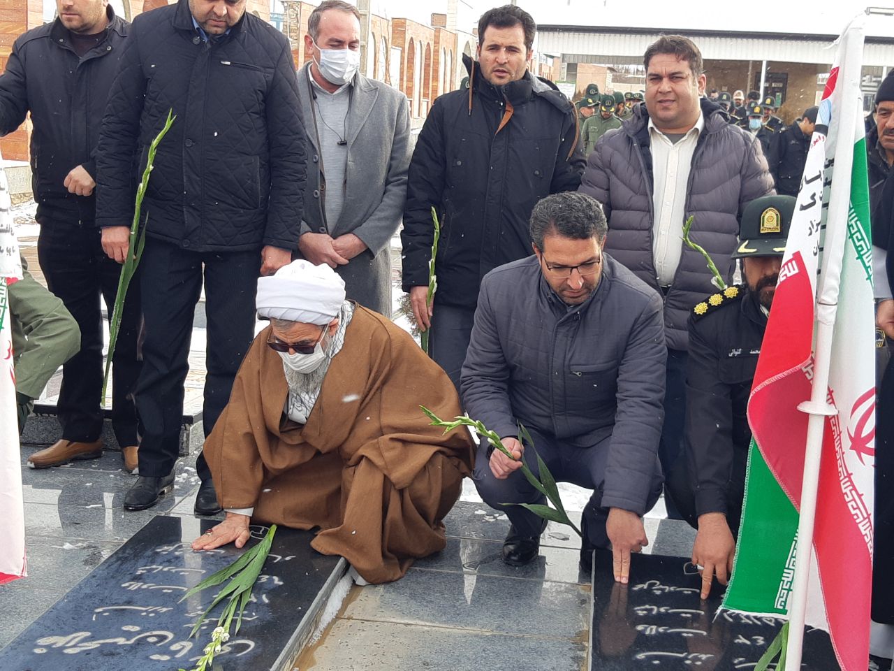 ✅با حضور محمدرضا عبدالله نژاد فرماندار چالدران، حجتالاسلام والمسلمین محمدزاده امام جمعه ، اعضای شورای تأمین و اداری مراسم غبارروبی و عطر افشانی مزار شهدا در چالدران برگزار گردید.
