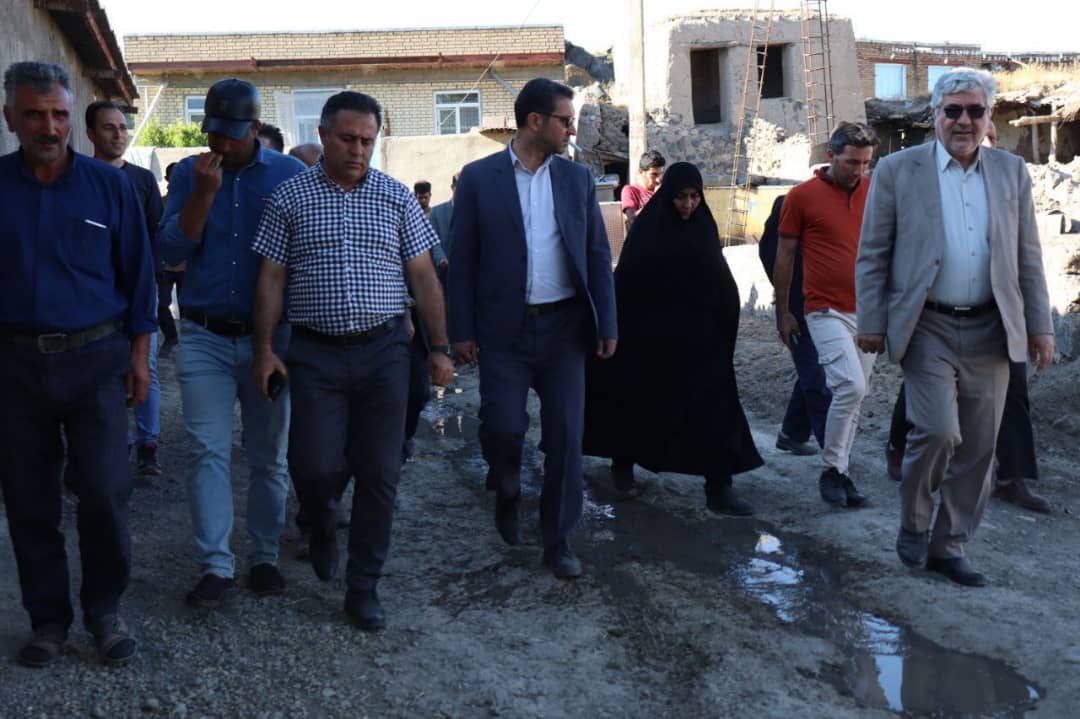 محمدرضا عبدالله نژاد فرماندار شهرستان چالدران به همراه نماینده مردم شهرستانهای ماکو، چالدران، شوط و پلدشت در مجلس شورای اسلامی از روند اجرایی طرح هادی در روستاهای بخش دشتک بازدید نمودند.