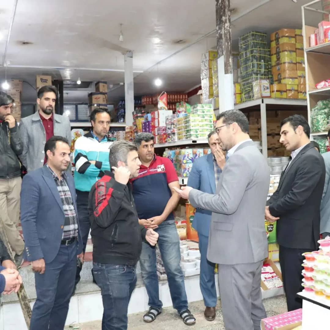 ✅محمد رضا عبدالله نژاد فرماندار شهرستان چالدران به منظور رصد شرایط بازار از لحاظ چگونگی عرضه، نظارت بر قیمت کالاها از چند واحد صنفی در شهر چالدران بازدید کرد.