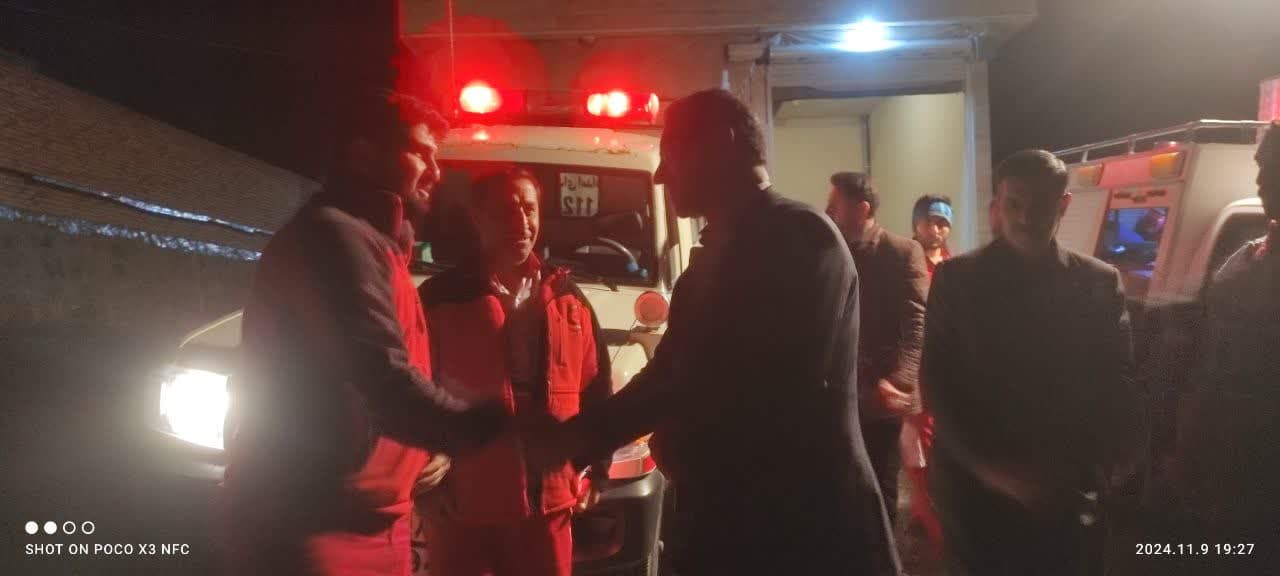 📸گزارش تصویری 💢بازدید شبانه محمد رضا عبدالله نژاد فرماندار چالدران از پایگاه امداد و نجات جاده ای قرهچیبلاغ شهرستان چالدران 🗓️1403/08/19