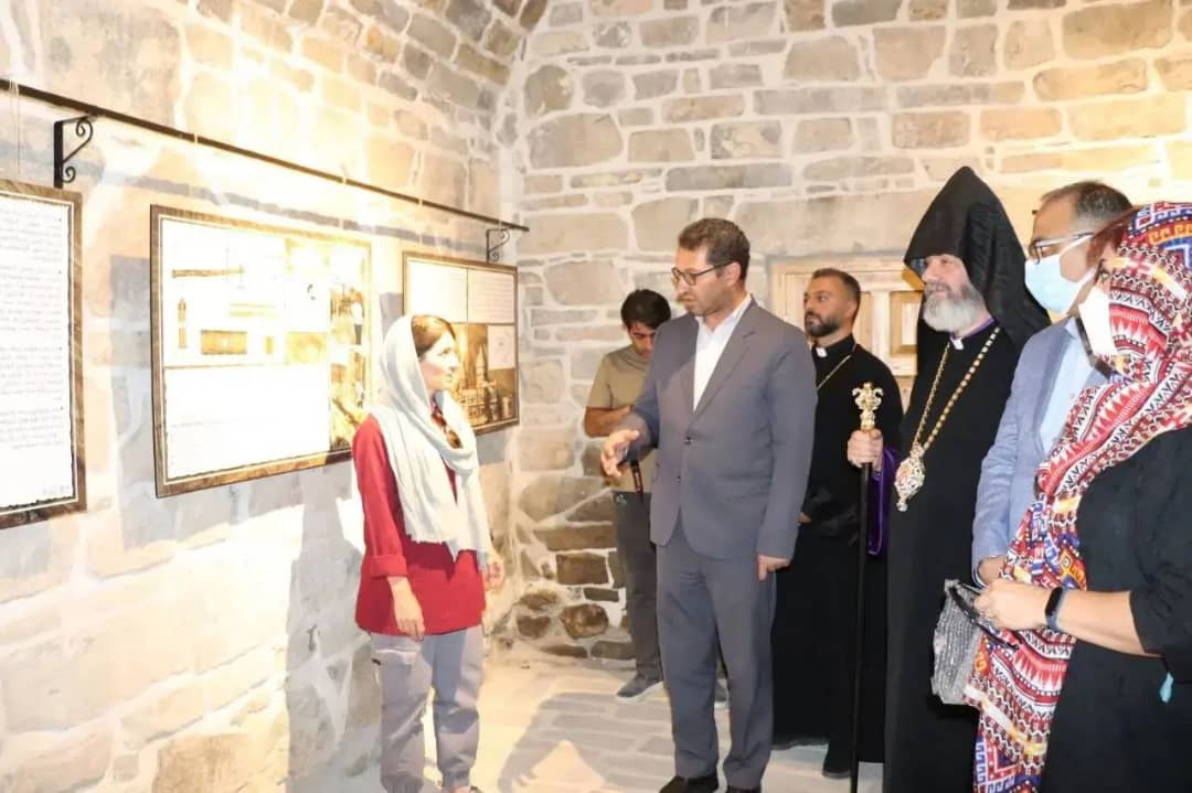 با حضور محمدرضا عبدالله نژاد فرماندار چالدران و اسقف گری گور چفت چیان ، ساماندهی عصاره خانه کلیسای طاطائوس در چالدران به بهره برداری رسید .