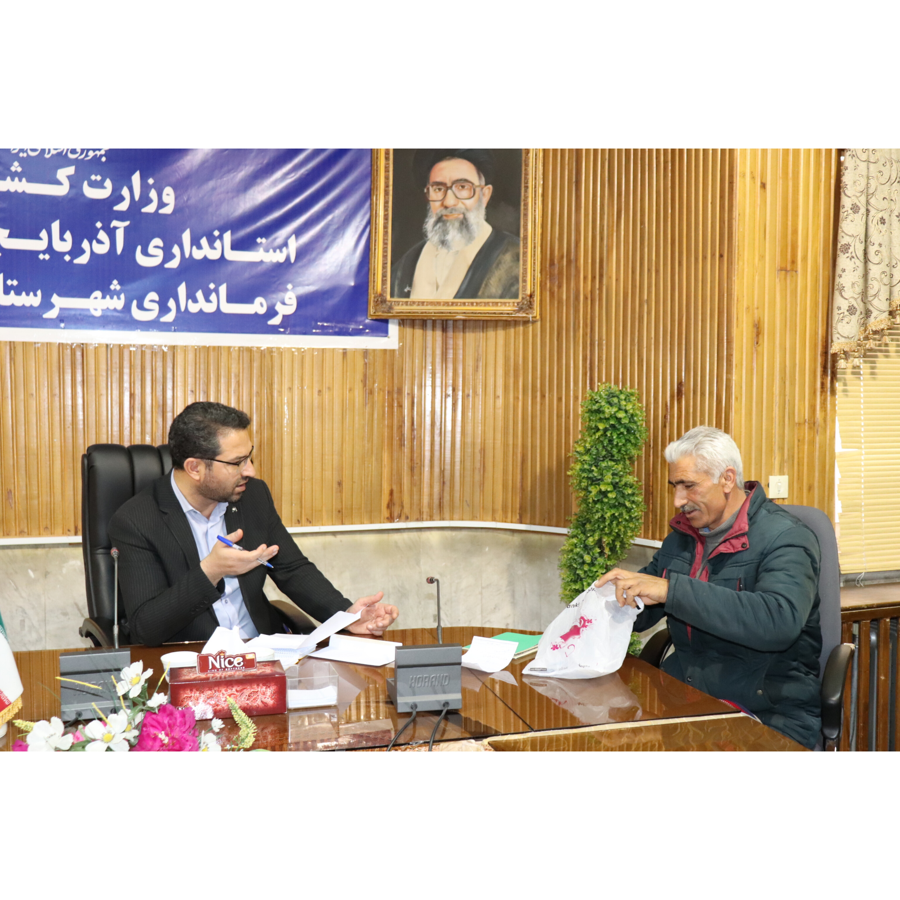 برگزاری ملاقات مردمی محمدرضا عبدالله نژاد فرماندار شهرستان چالدران با هدف توجه به نیازها و رفع مشکلات شهروندان