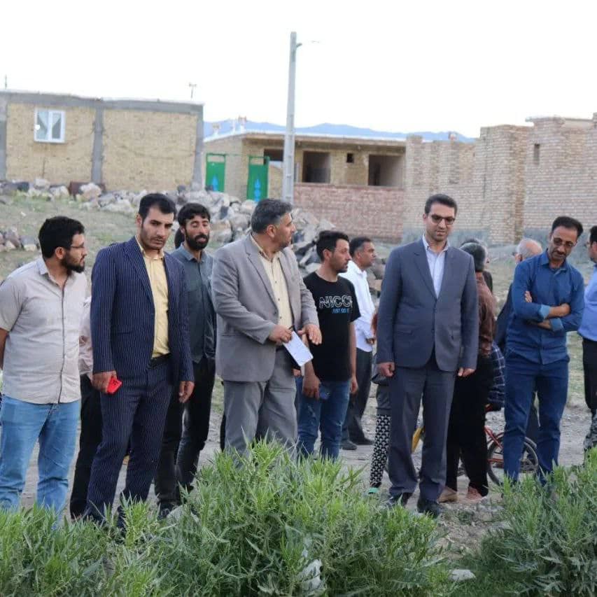 بازدید میدانی محمد رضا عبدالله نژاد فرماندار شهرستان چالدران از مناطق حاشیه شهر در راستای محرومیت زدایی و حل مسائل و مشکلات مردم حاشیه شهر