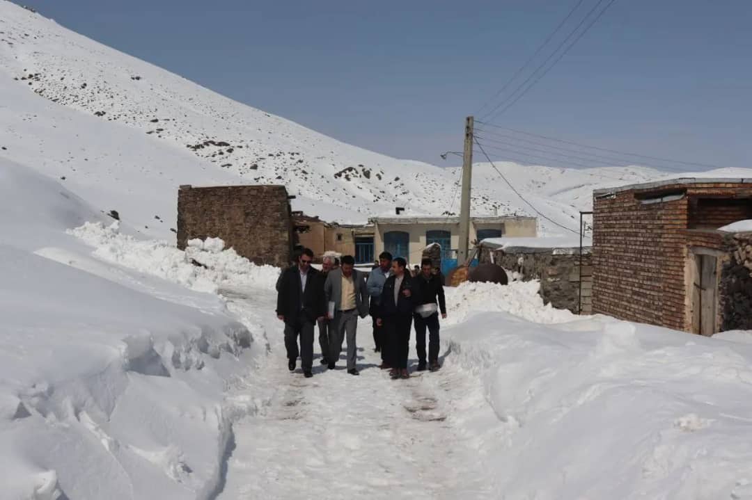 ✅عبدالله نژاد فرماندار شهرستان چالدران به همراه جمعی از اعضای شورای اداری شهرستان باحضور در روستای صوفعلی در بخش دشتک ضمن دیدار با اهالی روستا مسائل و مشکلات این روستا را از نزدیک مورد بررسی قرار داد.
