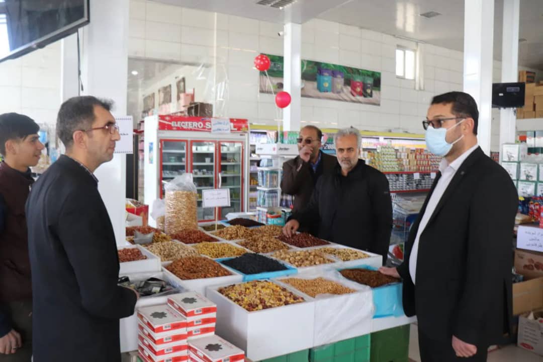 ✅ عبدالله نژاد فرماندار شهرستان چالدران به همراه ابراهیم زاده معاون سیاسی، امنیتی و اجتماعی فرماندار ، با تعدادی از صاحبان صنوف دیدار نمودند.