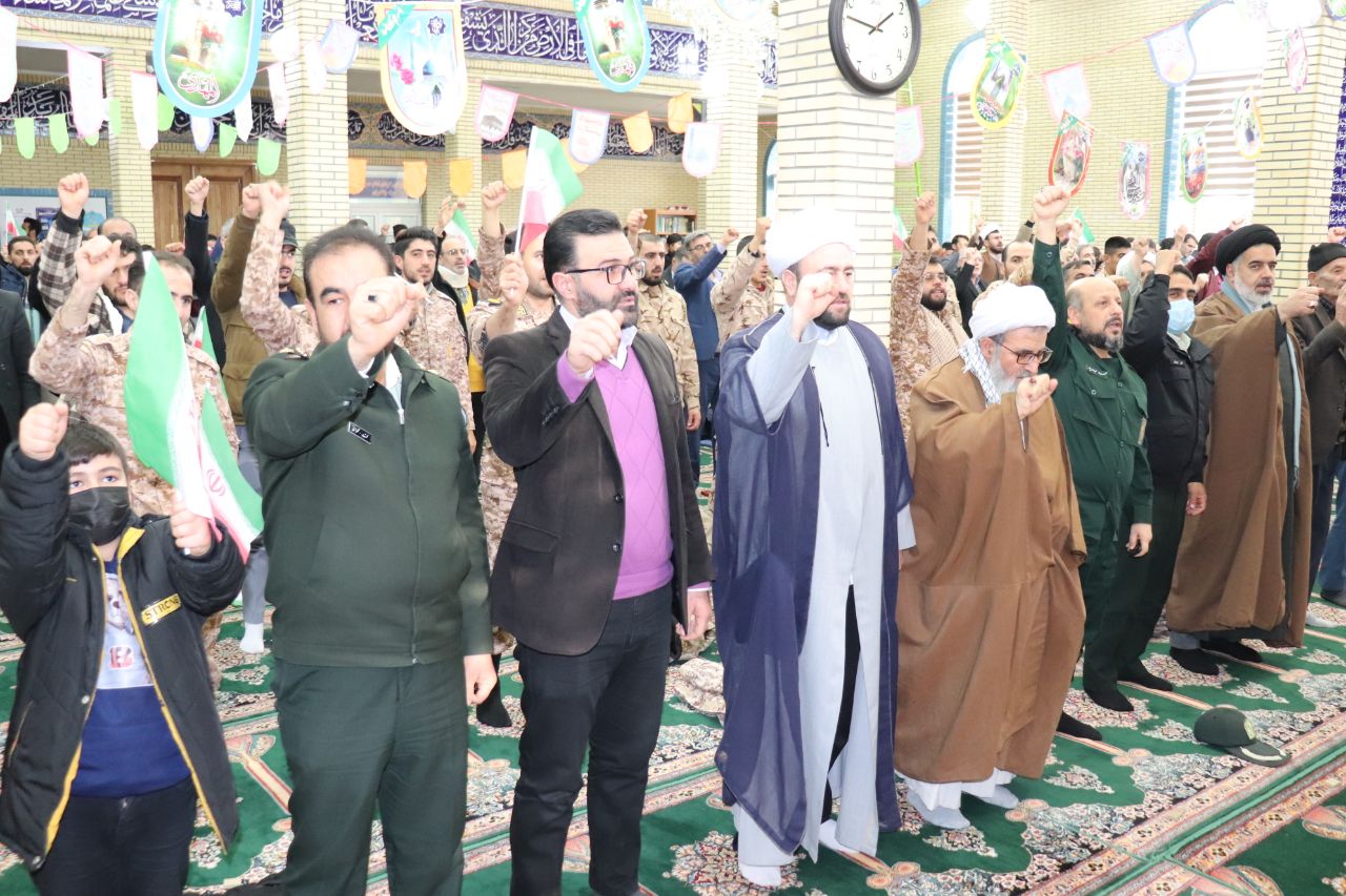 نمازگزاران شهرستان چالدران توهین نشریه فرانسوی به مقدسات و مرجعیت را بشدت محکوم کردند