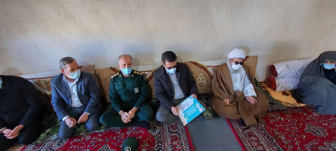 ✅در سومین روز از ایام الله دهه مبارک فجر با حضور عبدالله نژاد فرماندار شهرستان چالدران ،از خانواده شهیدان دیدار و تجلیل شد