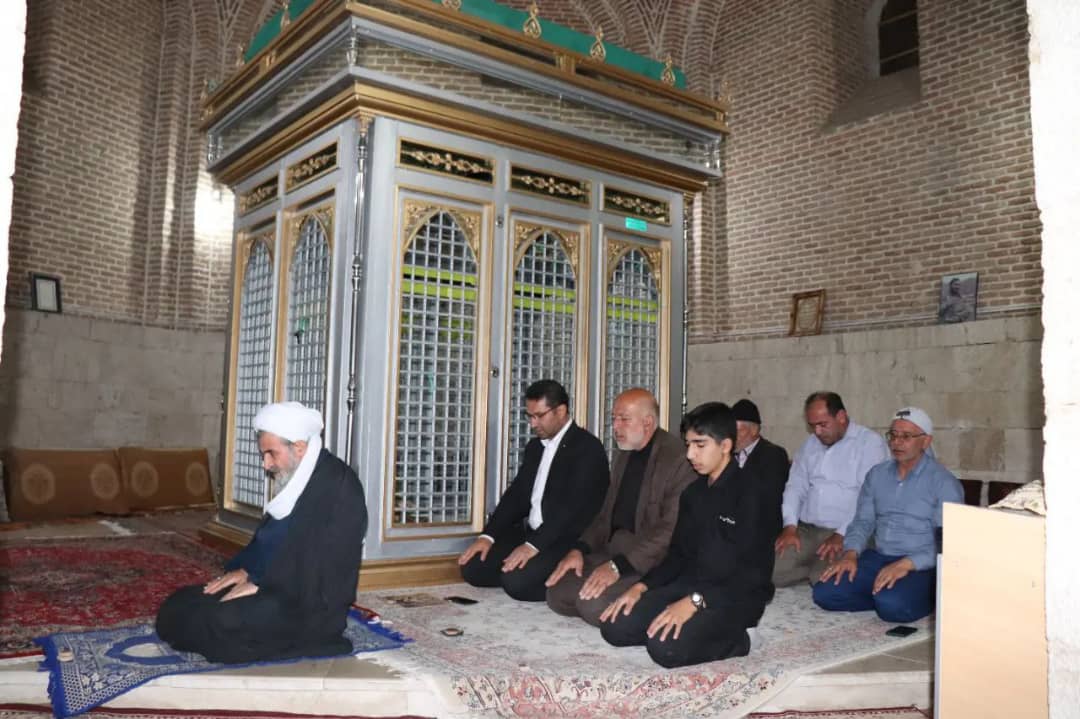 بازدید فرماندار شهرستان چالدران از روند آماده سازه مقبره سید صدرالدین جهت برگزاری هر چه باشکوه تر مراسم اولین پاسداشت حماسه جنگ چالدران