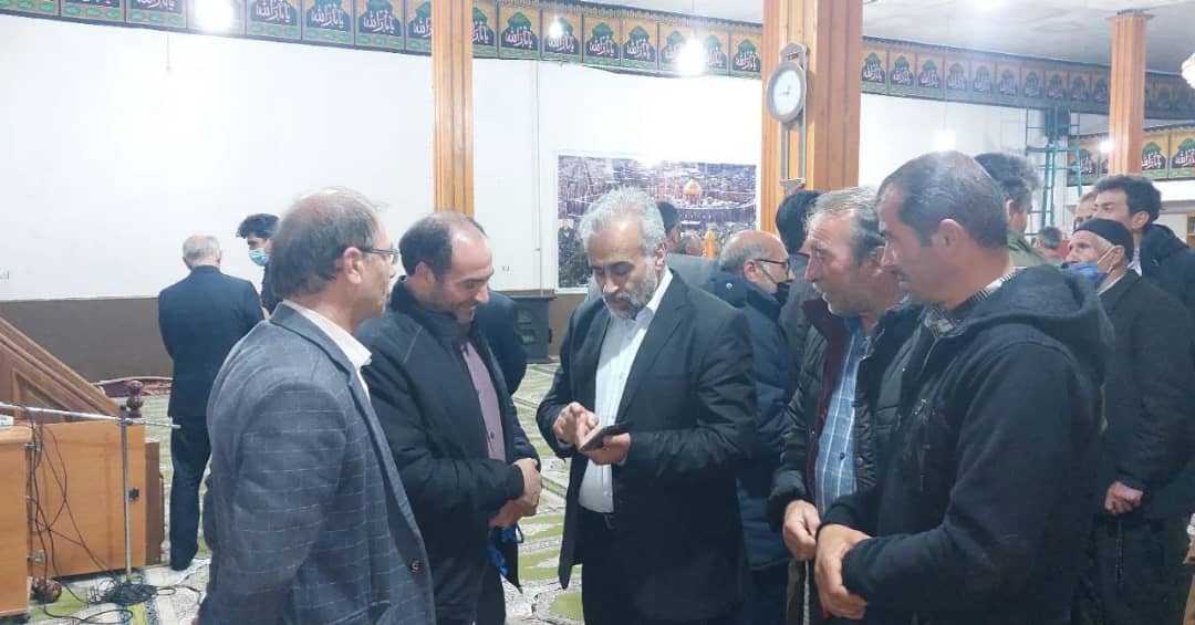 محمد رضا عبدالله نژاد فرماندار شهرستان چالدران با حضور در مسجد روستای قرنقو مسائل و مشکلات این روستا را مورد بررسی قرار دادند.