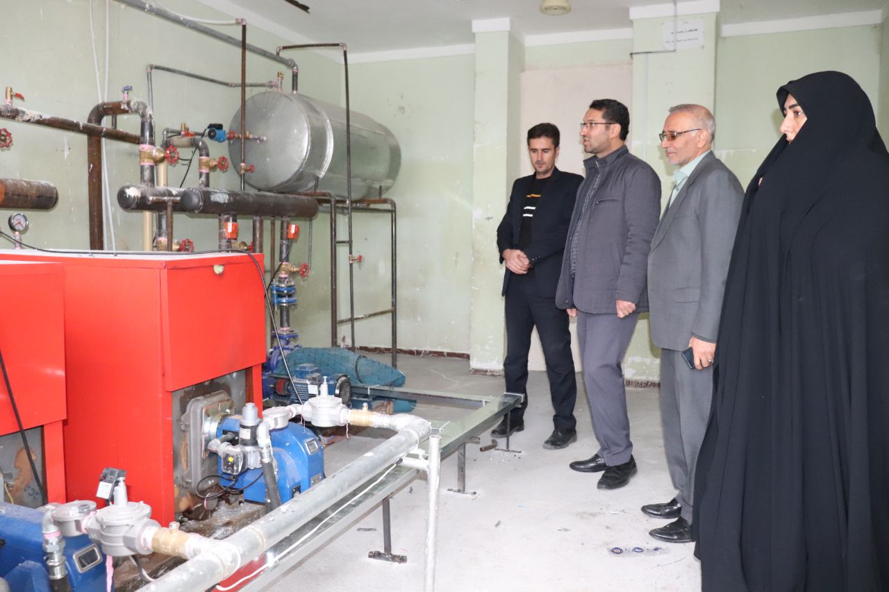 بازدید فرماندار از مدرسه راهنمایی شبانه روزی شهید رجایی بخش دشتک شهرستان چالدران