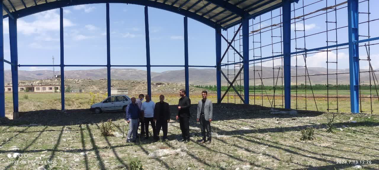 فرماندار چالدران از سالن ورزشی چند منظوره شهر آواجیق بازدید کرد