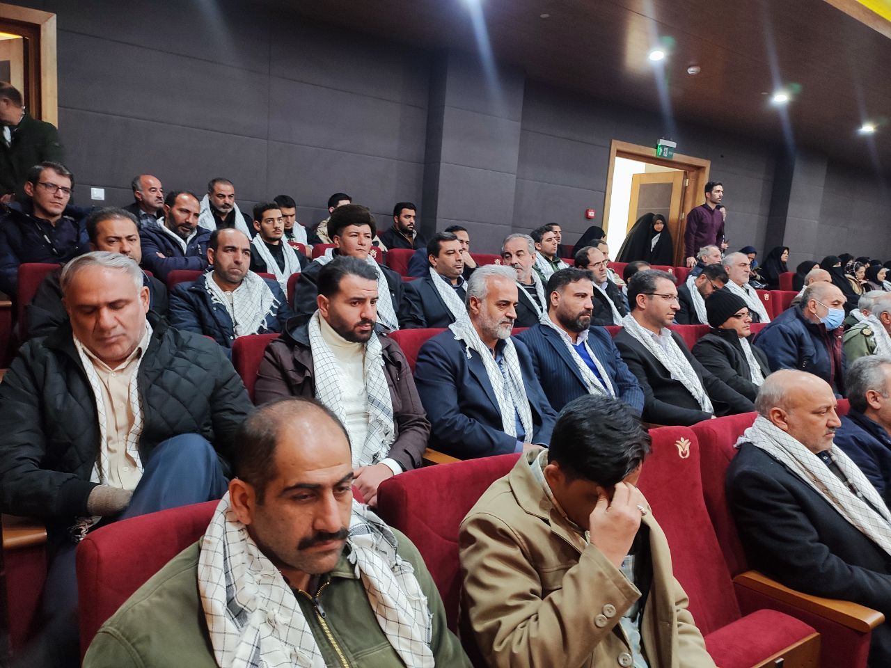 حضور عبدالله نژاد فرماندار چالدران به همراه اعضای شورای اداری در یادواره گرامیداشت شهیدان قضائی آذربایجان غربی در شهرستان خوی