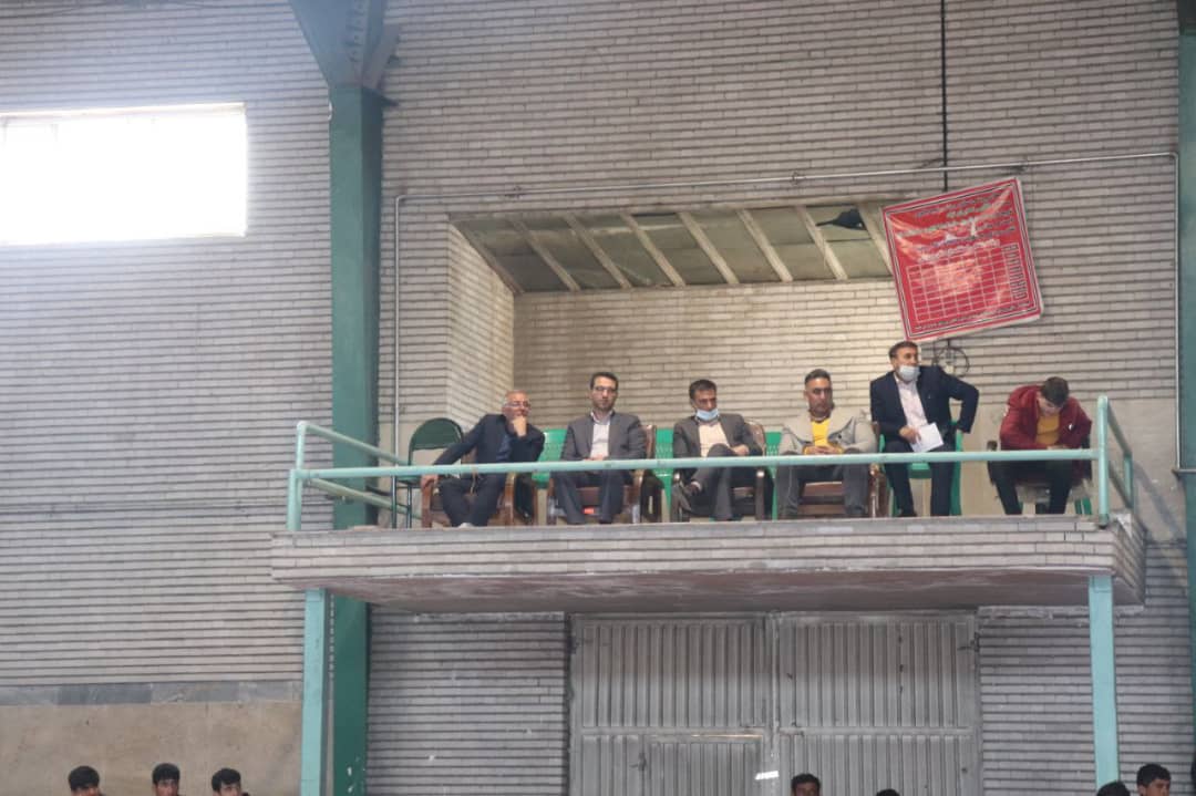 عبدالله نژاد فرماندار شهرستان چالدران در مراسم اختتامیه مسابقات کشتی قهرمانی انتخابیه نونهالان استان که در سالن شهید باکری شهرستان چالدران برگزارشد حضور یافت.