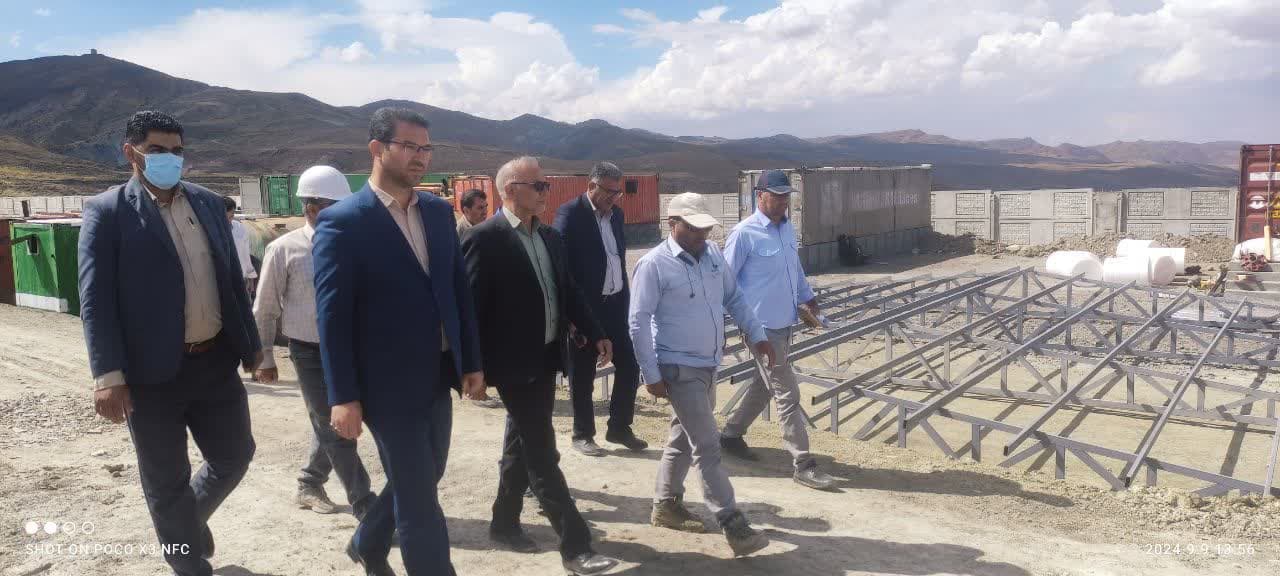 محمد رضا عبدالله نژاد فرماندار چالدران از واحد فراوری معدن دیلک وردی بازدید کرد