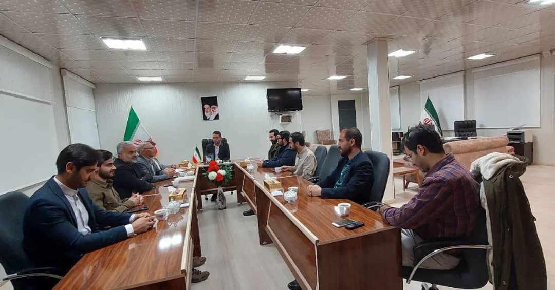 در یک نشست صمیمی با حضور عبدالله نژاد فرماندار شهرستان چالدران ،شهردار سیه چشمه و بنیاد علوی مسائل و مشکلات و راههای توسعه و پیشرفت شهر چالدران مورد بحث و بررسی قرار گرفت