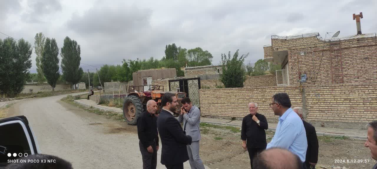 فرماندار چالدران به همراه بخشدار مرکزی از روند اجرائی طرح هادی در روستای قادو کندی بازدید کرد