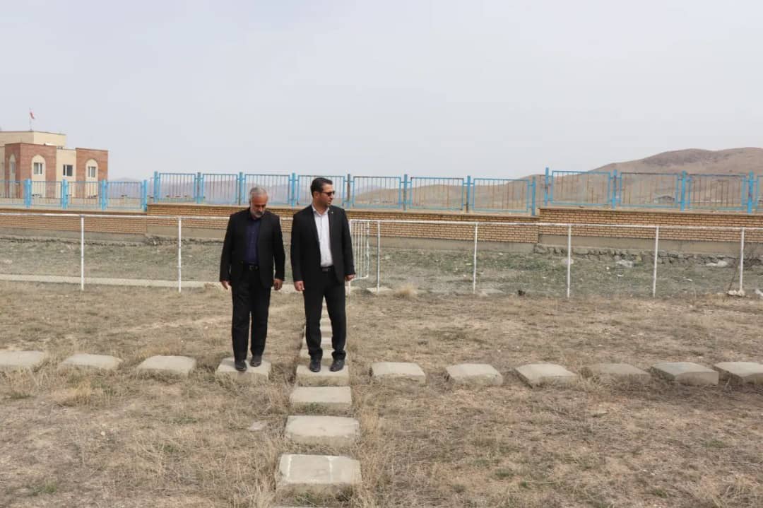 محمدرضا عبدالله نژاد فرماندار شهرستان چالدران به صورت سرزده از ایستگاه هواشناسی چالدران بازدیدو از نزدیک در جریان فعالیت و عملکرد این اداره قرار گرفت.