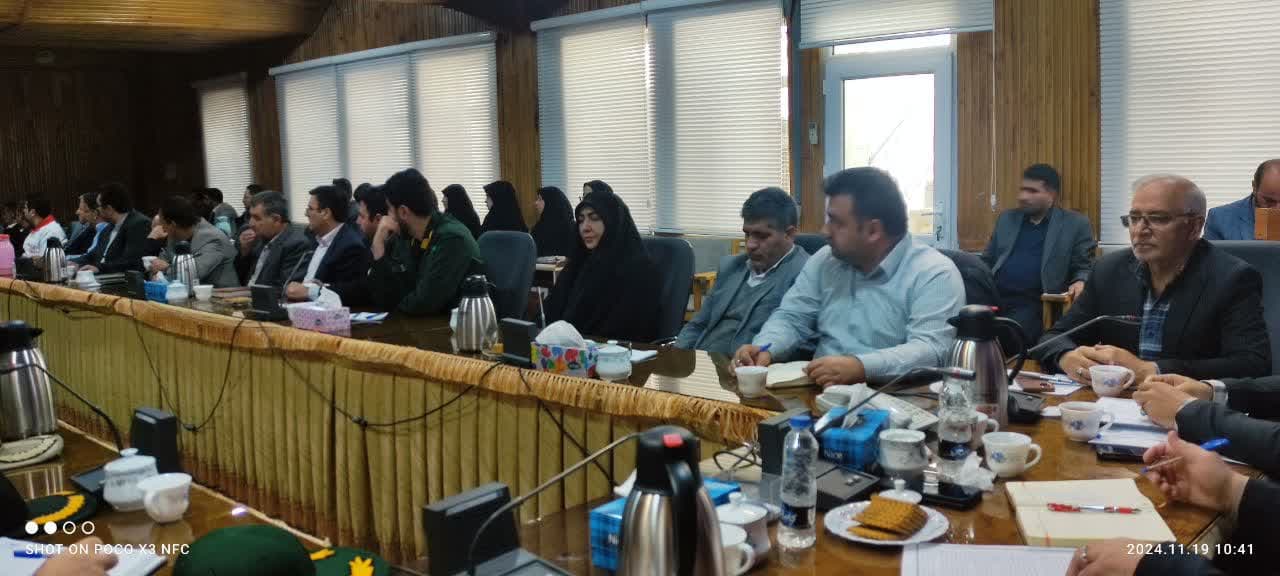 به گزارش پایگاه اطلاع رسانی فرمانداری چالدران جلسه شورای اداری شهرستان چالدران به ریاست محمد رضا عبدالله نژاد فرماندار چالدران و حضور امام جمعه، اعضای شورای اداری شهرستان در محل سالن جلسات فرمانداری