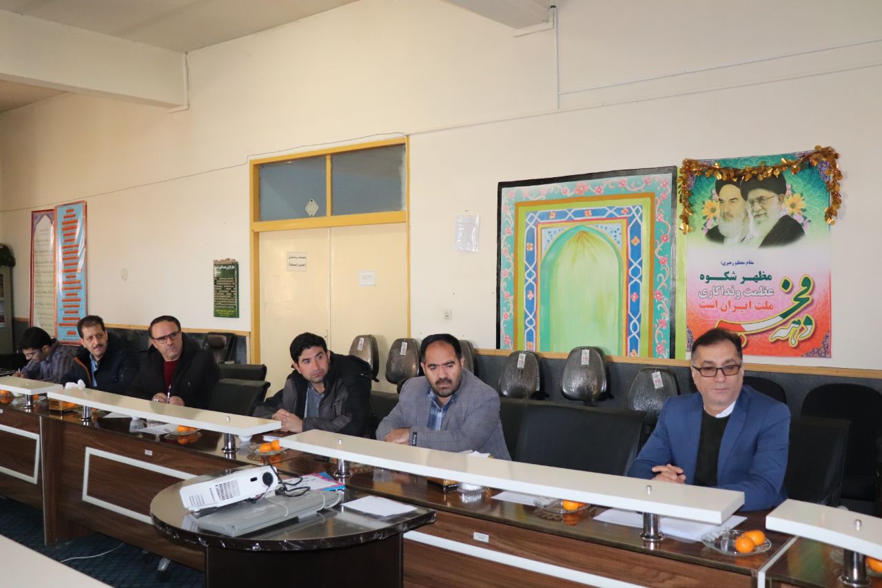 نهمین جلسه شورای آموزش و پرورش شهرستان چالدران با حضور محمدرضا عبدالله نژاد فرماندار شهرستان تشکیل گردید.