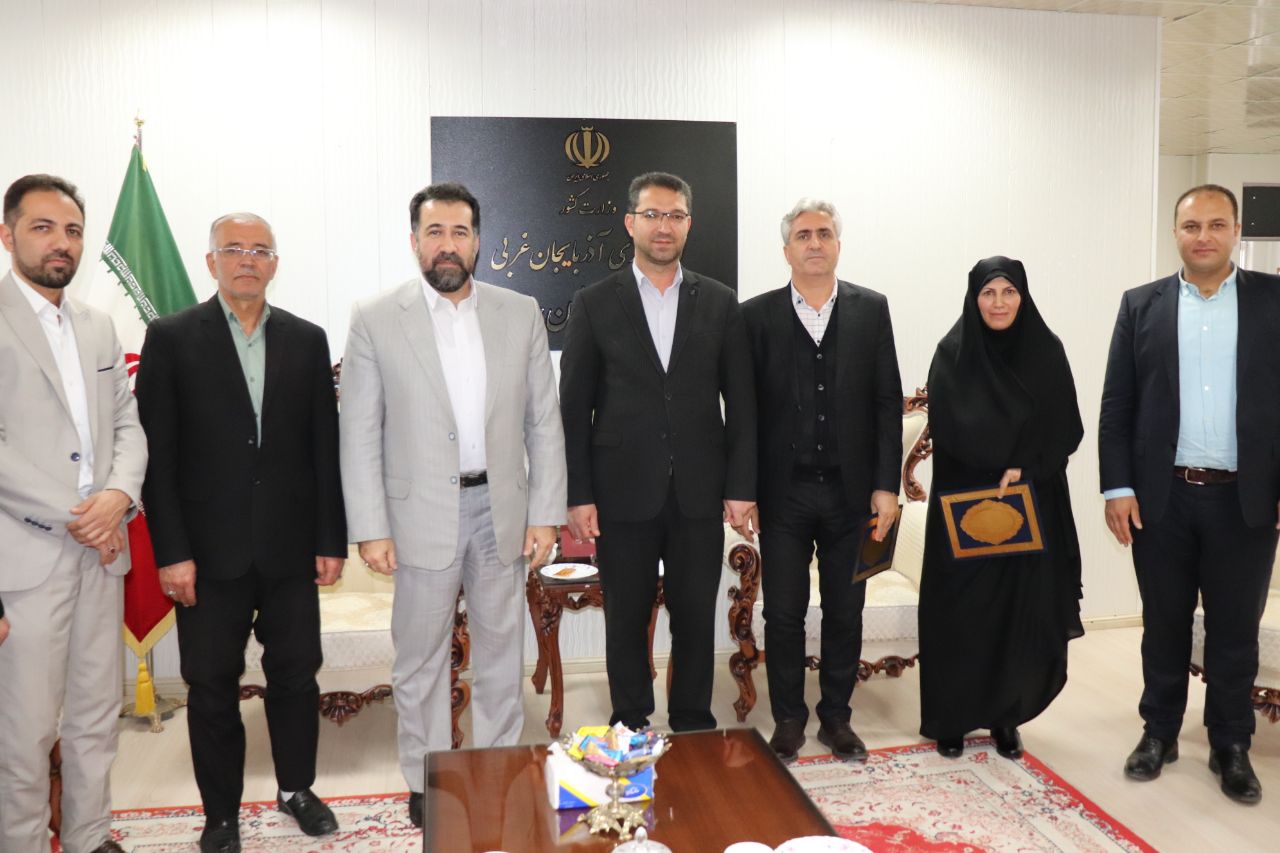 مراسم تکریم و معارفه رئیس دانشگاه پیام نور شهرستان چالدران برگزارشد .