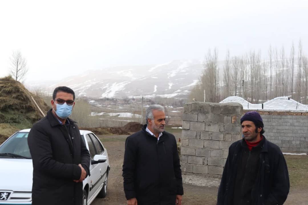 ✅عبدالله نژاد فرماندار شهرستان چالدران ، با حضور در روستای سعید آباد ضمن دیدار با اهالی روستا بازدید از نزدیک مسائل و مشکلات اهالی روستا را مورد بررسی قرار دادند.