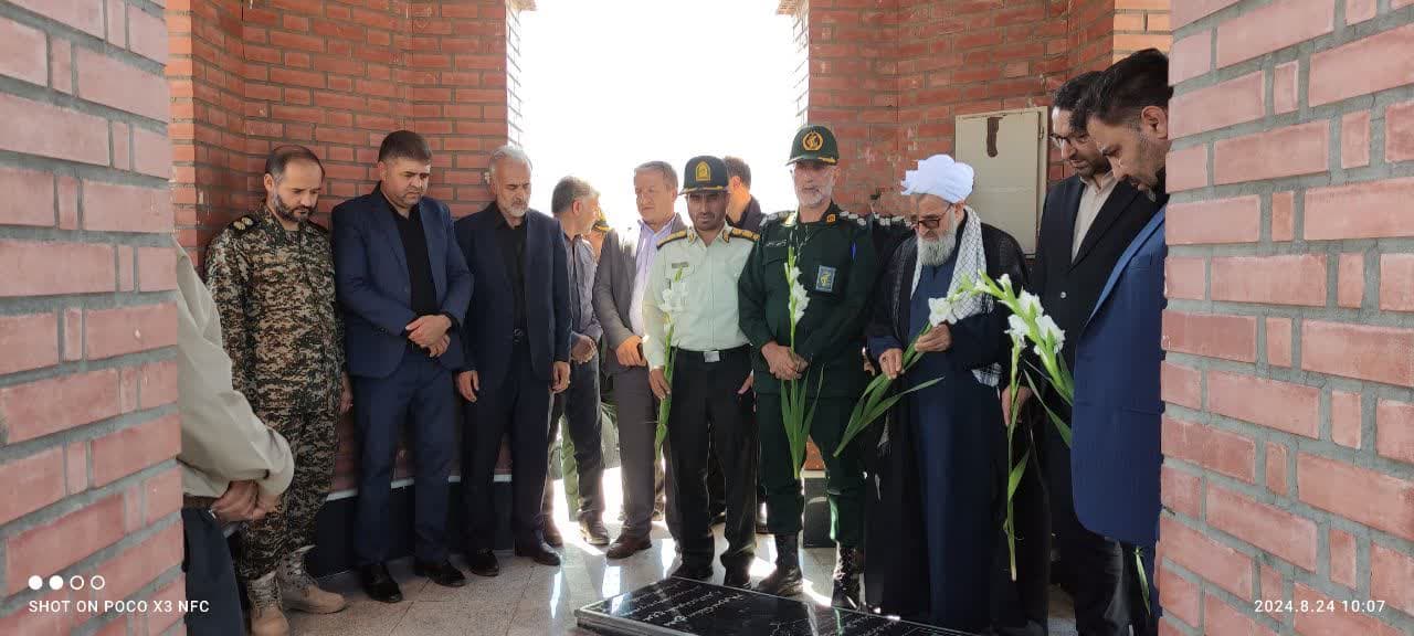 غبارروبی مزار شهدای گمنام شهرستان چالدران به مناسبت گرامیداشت هفته دولت :