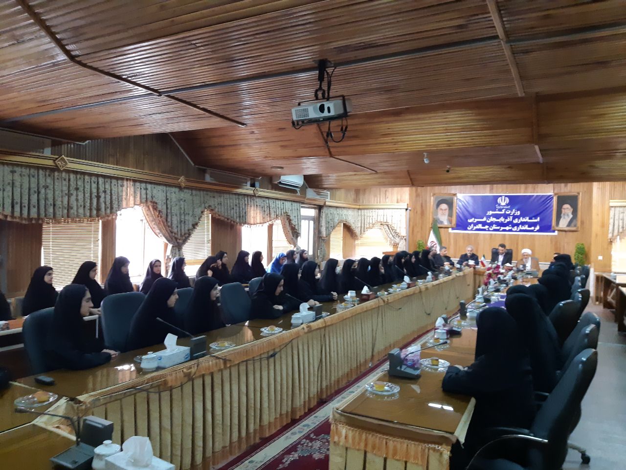  آیین تجلیل از دانش آموزان دختر برتر علمی مدارس متوسطه دوم شهرستان چالدران