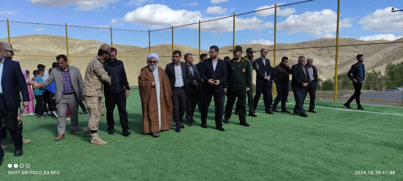 🔷افتتاح زمین چمن مصنوعی روباز مینی فوتبال روستای محلملوی علیا با حضور محمد رضا عبدالله نژاد فرماندار چالدران ،امام جمعه شهرستان، مسئولین و جمعی از اعضای شورای اداری شهرستان چالدران 🔷این طرح با مش