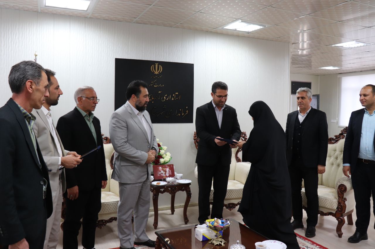 مراسم تکریم و معارفه رئیس دانشگاه پیام نور شهرستان چالدران برگزارشد .