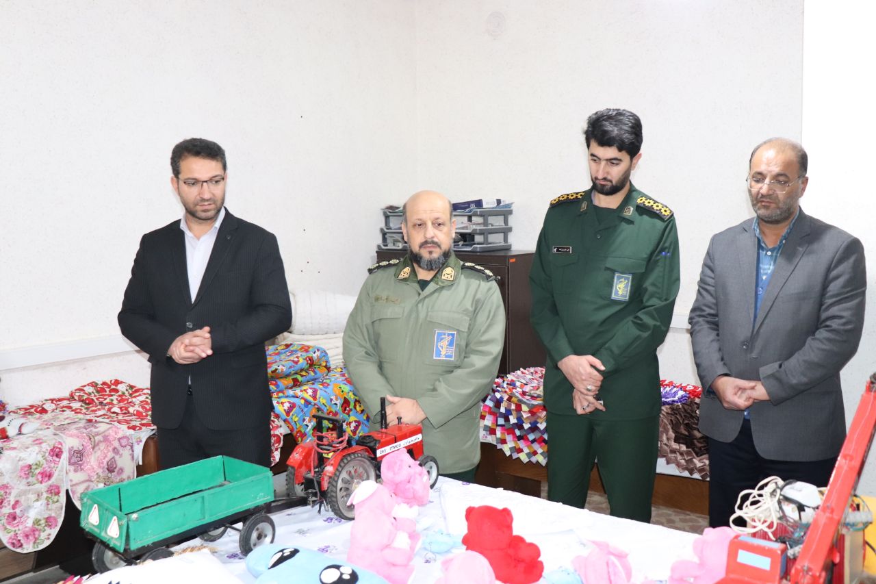 به گزارش روابط عمومی فرمانداری شهرستان چالدران؛ به مناسبت گرامی داشت هفته معلولین با حضور عبدالله نژاد فرماندار چالدران نمایشگاه توانمندیهای معلولین تحت پوشش بهزیستی چالدران گشایش یافت .