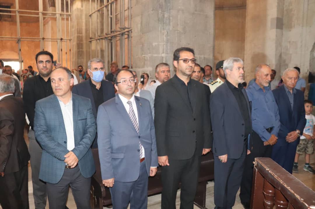 دیدار اسقف گری گور چفتچیان خلیفه ارامنه آذربایجان با فرماندار شهرستان چالدران به پاس قدردانی از زحمات دستگاههای اجرایی در خصوص فراهم سازی زمینه هر چه بهتر برگزار شدن مراسم مذهبی قره کلیسا
