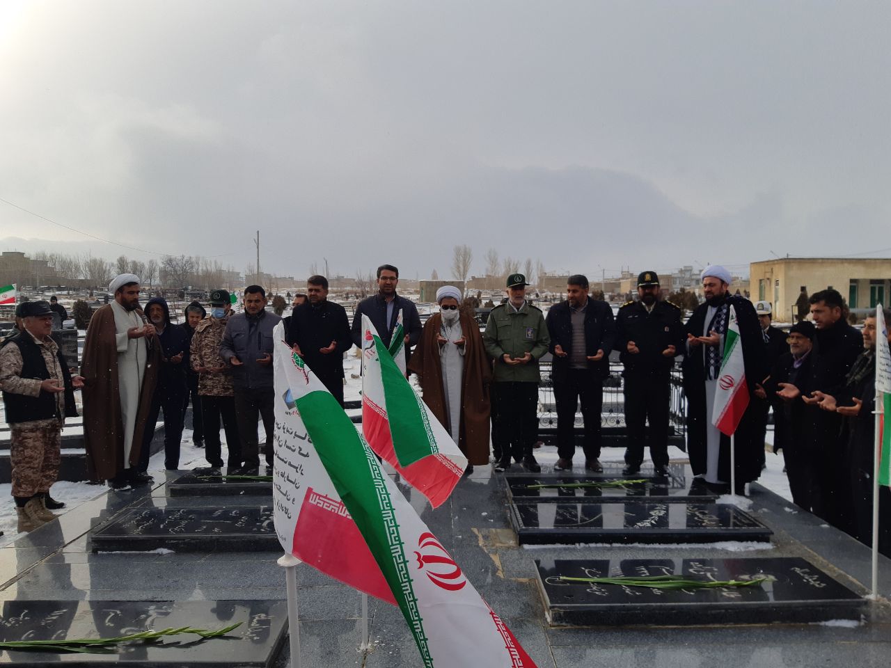 ✅با حضور محمدرضا عبدالله نژاد فرماندار چالدران، حجتالاسلام والمسلمین محمدزاده امام جمعه ، اعضای شورای تأمین و اداری مراسم غبارروبی و عطر افشانی مزار شهدا در چالدران برگزار گردید.