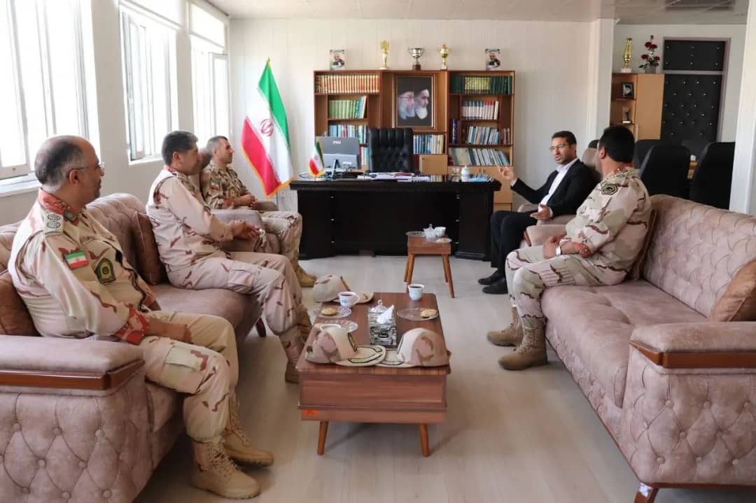 به مناسبت هفته دولت: دیدار فرمانده هنگ مرزی شهرستان ماکو با فرماندار چالدران
